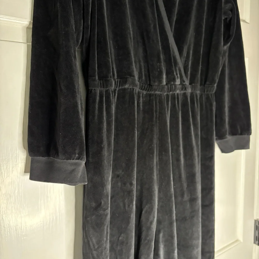 Suzie Kondi Selvi Black Velour Velvet V Neck Long‎ Sleeve Jumpsuit Size XL Wrap